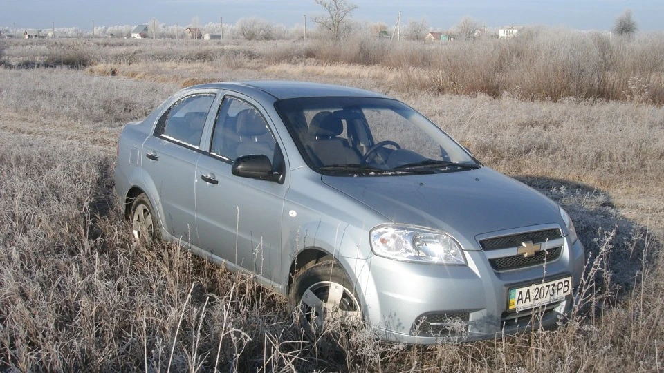 Chevrolet Aveo Sedan MisticBlue 3