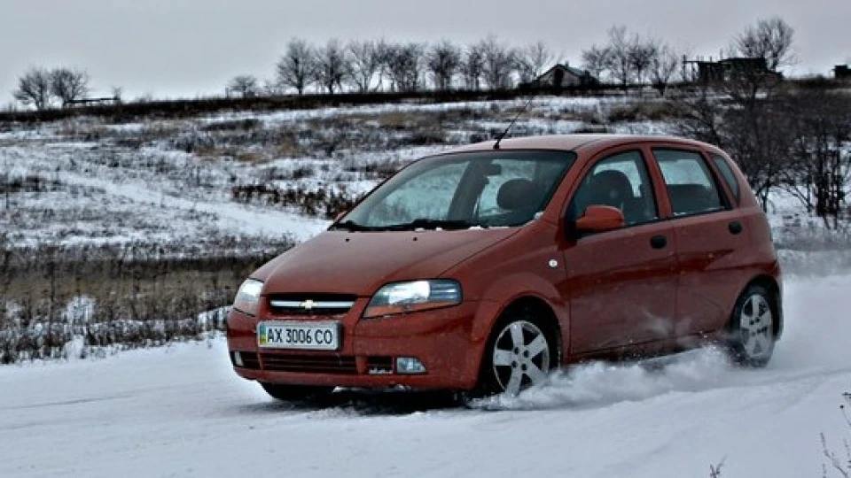 Chevrolet Aveo Sedan Orange Style of Life 4