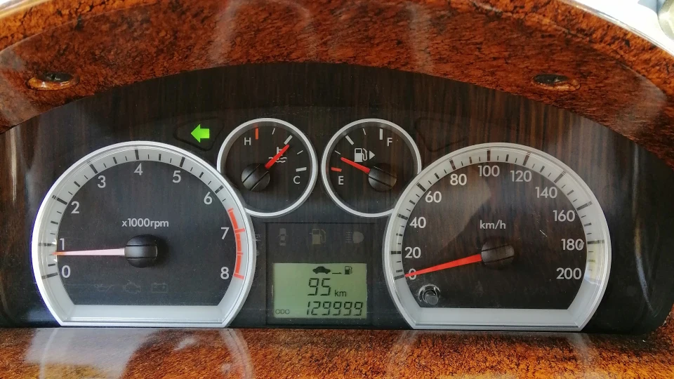 Chevrolet Aveo Sedan ● Pearl Black 5