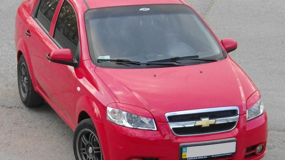 Chevrolet Aveo Sedan RED