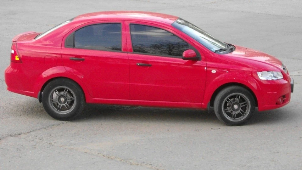 Chevrolet Aveo Sedan RED 2