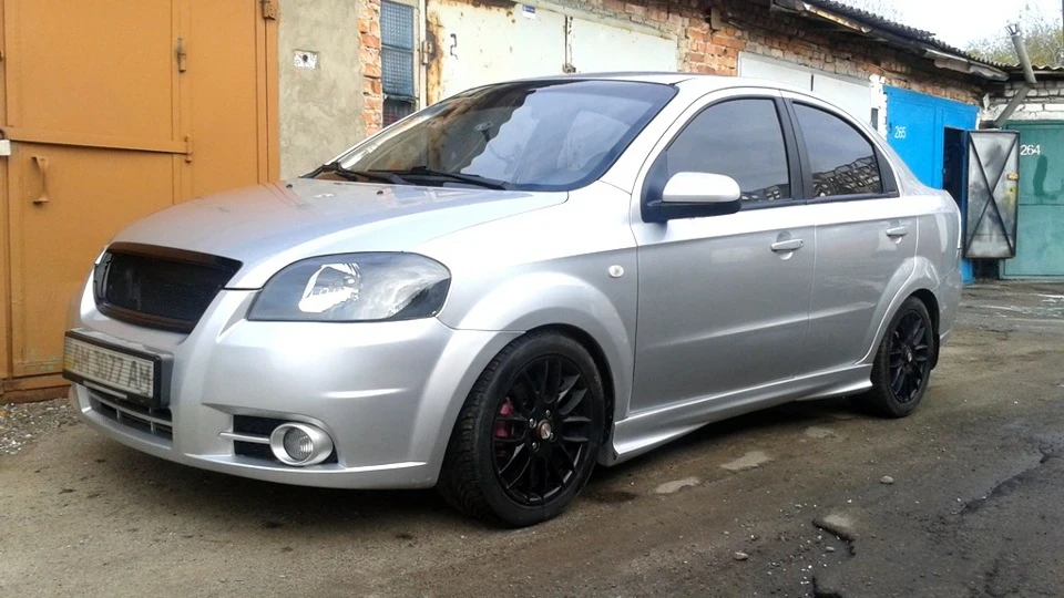 Chevrolet Aveo Sedan ReXXX 2