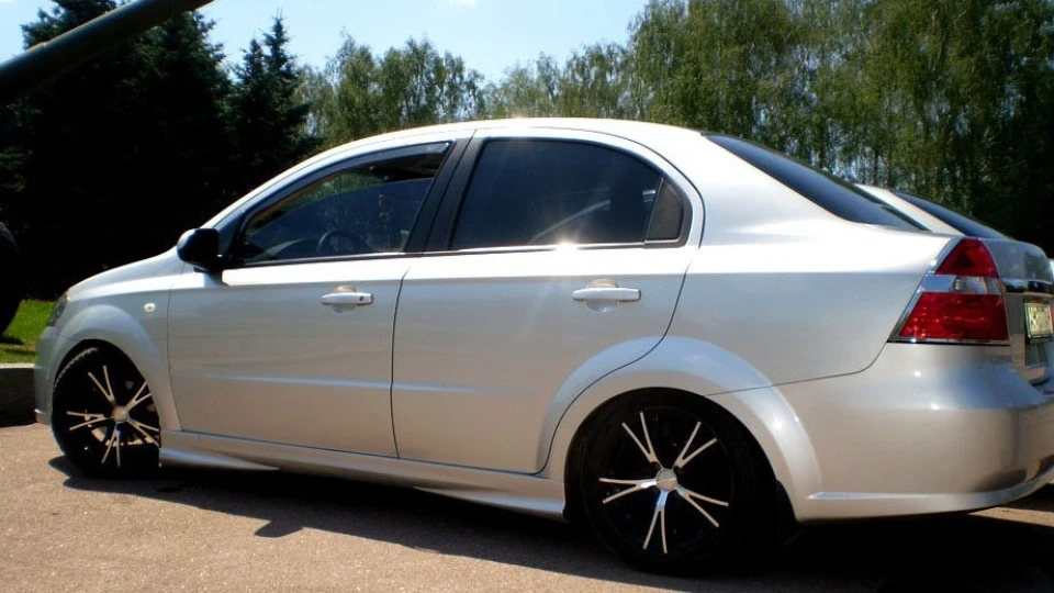 Chevrolet Aveo Sedan ReXXX 3