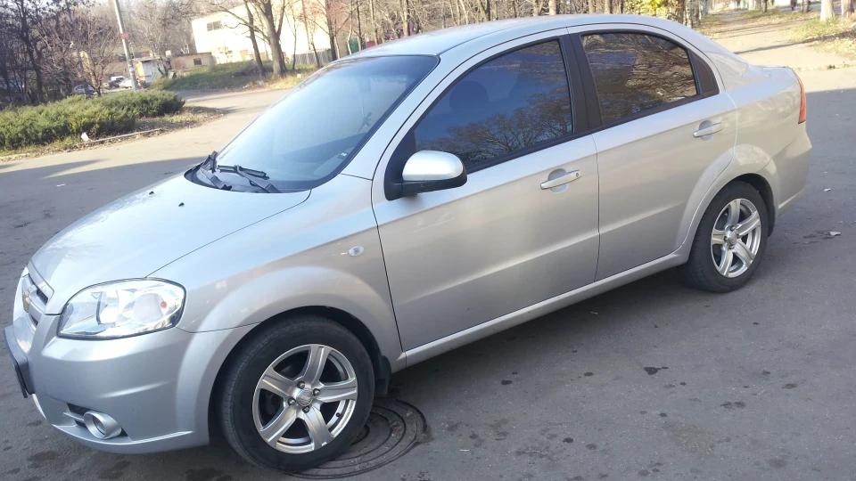 Chevrolet Aveo Sedan Срібний Авеон 2