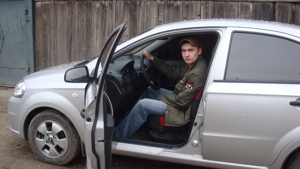 Chevrolet Aveo Sedan Срібляста.Автомат. 2
