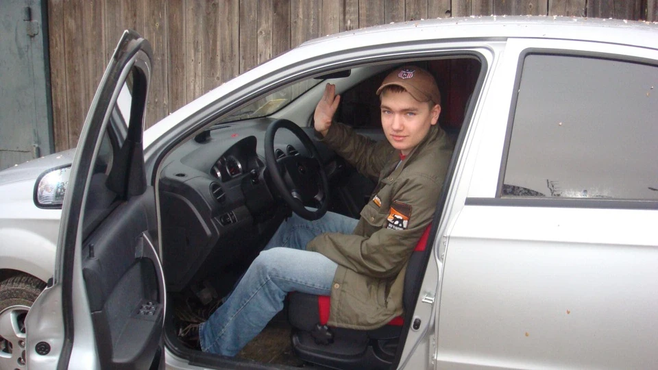 Chevrolet Aveo Sedan Срібляста.Автомат. 3