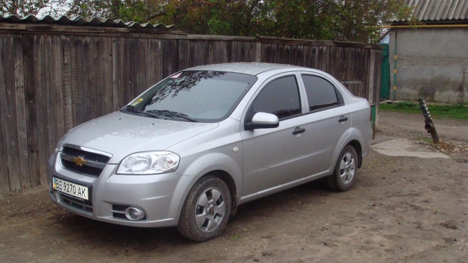 Chevrolet Aveo Sedan Срібляста.Автомат. 5