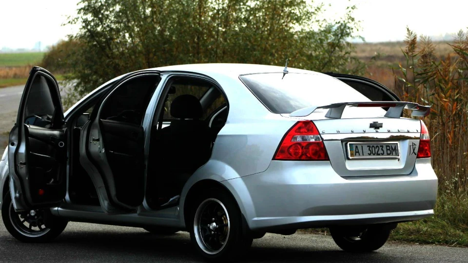 Chevrolet Aveo Sedan Сріблястий металік 3