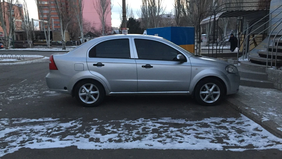 Chevrolet Aveo Sedan сіренька лапочка 2