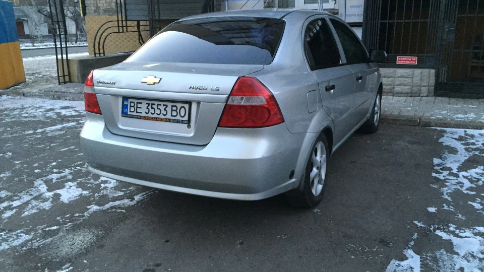 Chevrolet Aveo Sedan сіренька лапочка 3