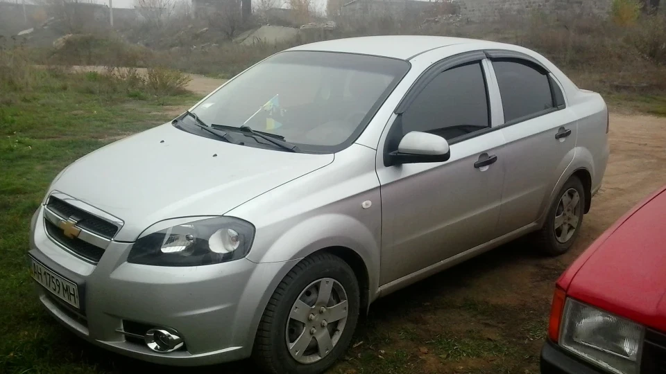 Chevrolet Aveo Sedan сірий 1.5