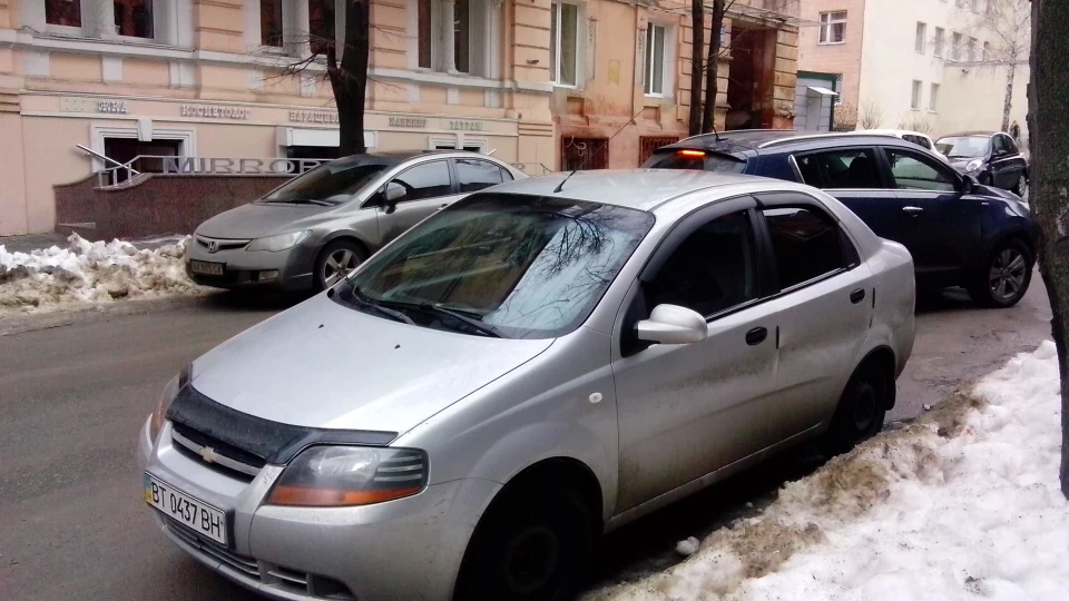 Chevrolet Aveo Sedan _Silvery_ 2