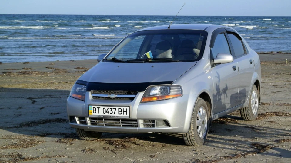 Chevrolet Aveo Sedan _Silvery_ 4