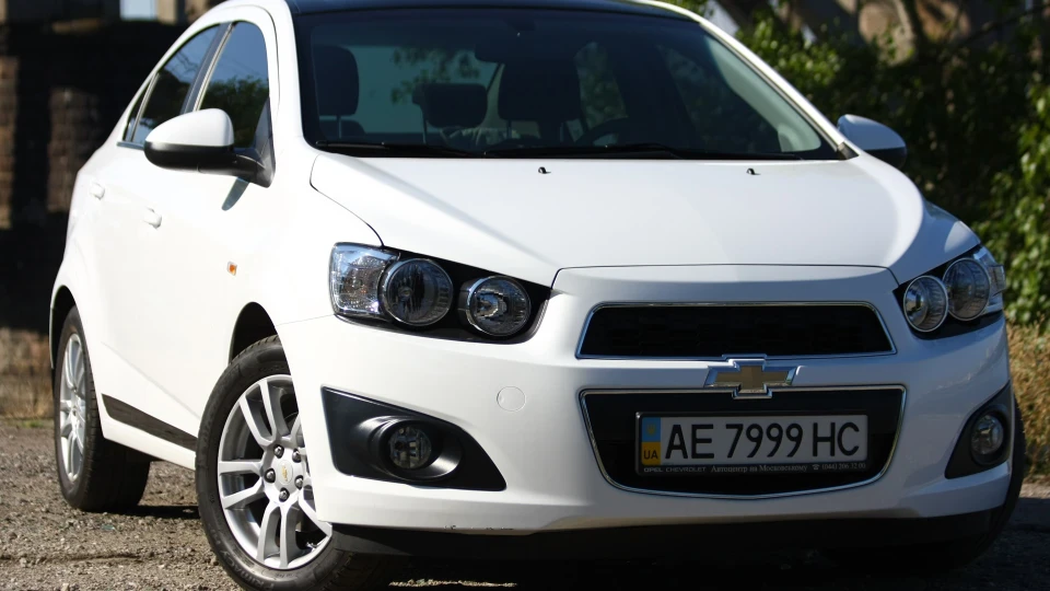 Chevrolet Aveo Sedan Sonic Individual