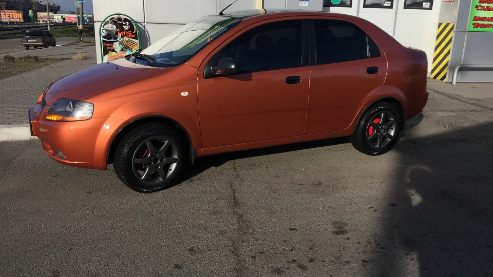 Chevrolet Aveo Sedan Заводний Апельсин 4