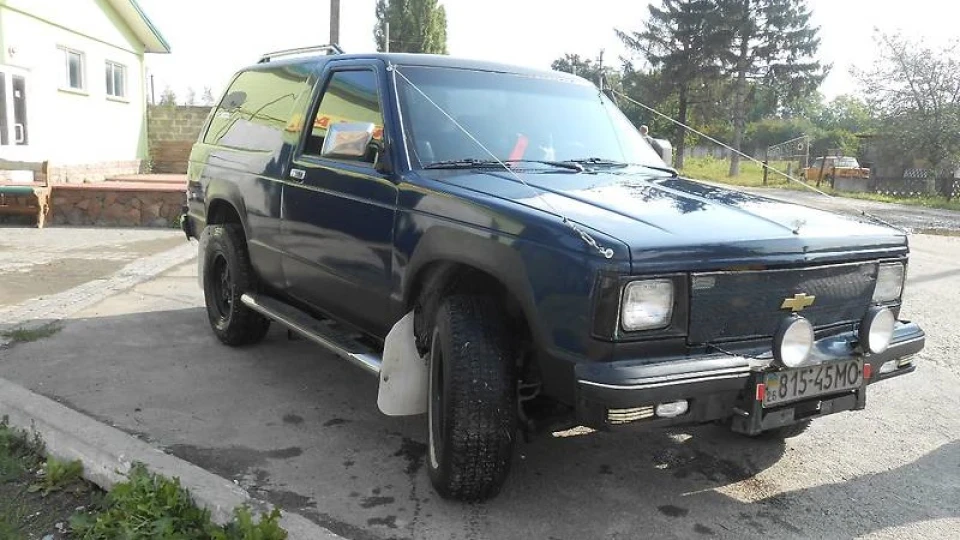 Chevrolet Blazer 2,3 бензин Задній привід 4