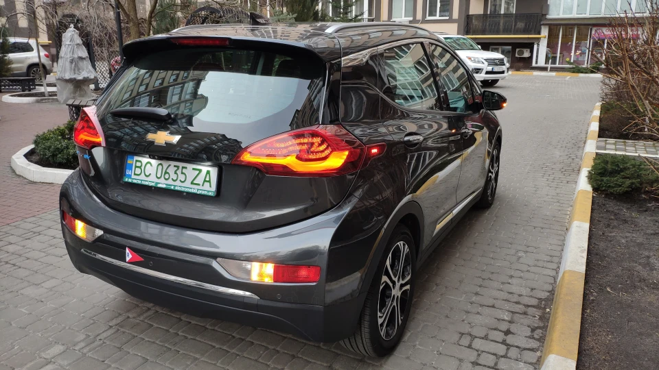 Chevrolet Bolt EV 3