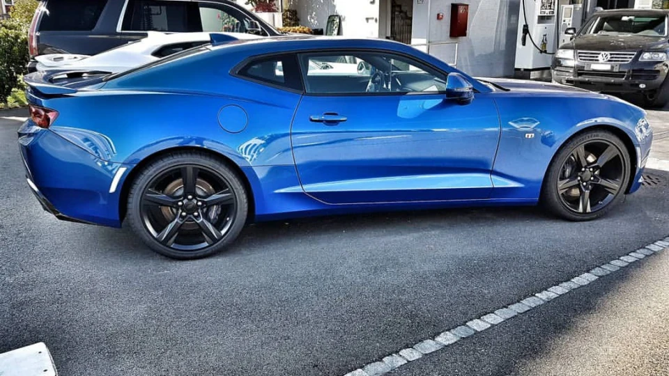 Chevrolet Camaro 2SS 3