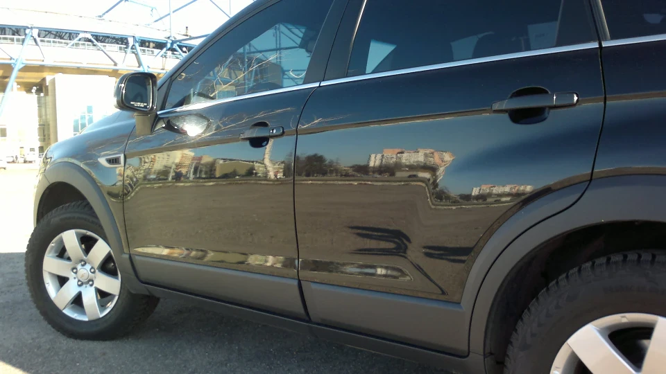 Chevrolet Captiva 2,4 хутро. чорний металік 4