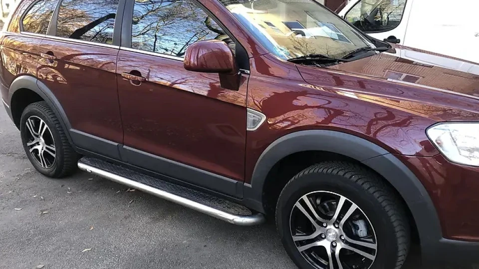 Chevrolet Captiva Червоний металік 2.4