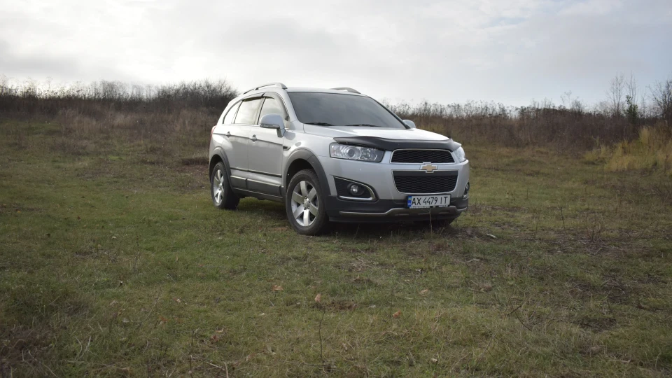 Chevrolet Captiva сірий металік,2,2td AWD