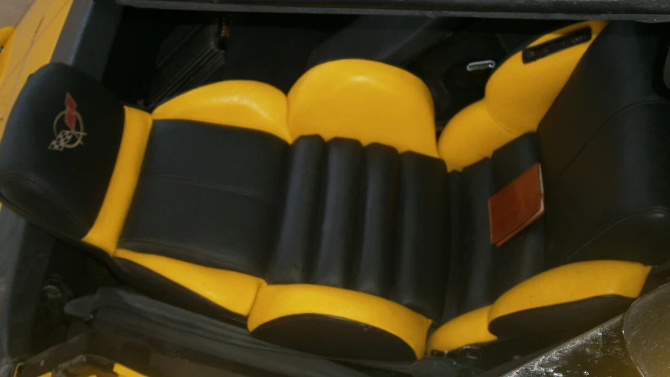 Chevrolet Corvette 2
