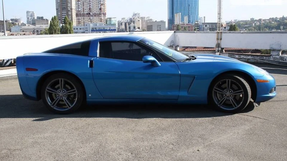 Chevrolet Corvette 3