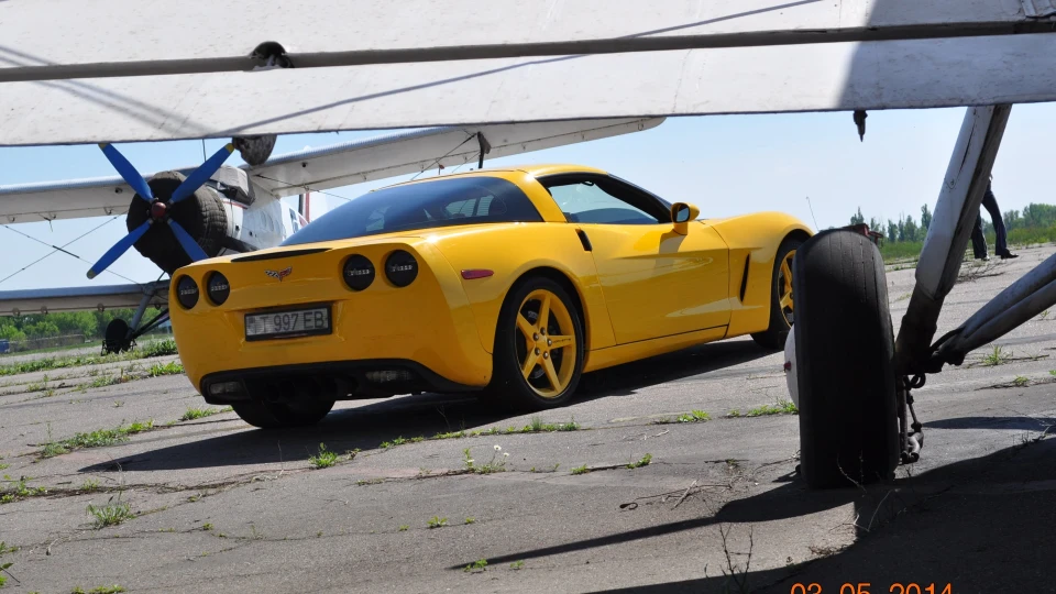 Chevrolet Corvette Отруйний Лимон 3