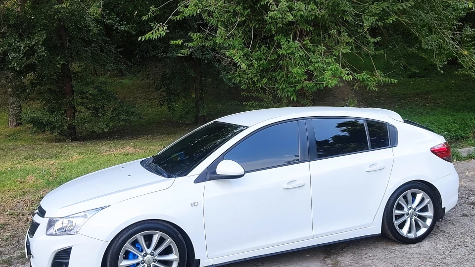 Chevrolet Cruze Hatchback 2