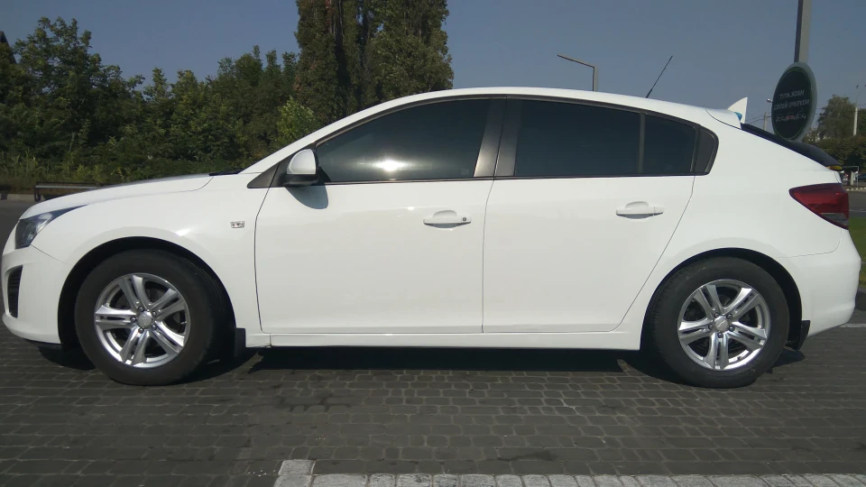 Chevrolet Cruze Hatchback 1,6i (124 к.с.) 5-хутро 2