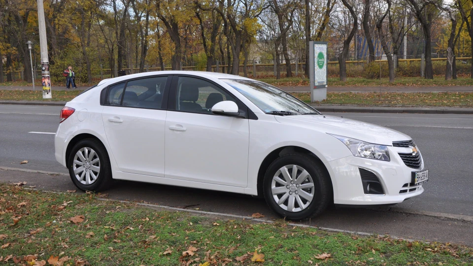 Chevrolet Cruze Hatchback 1.8 механіка 4