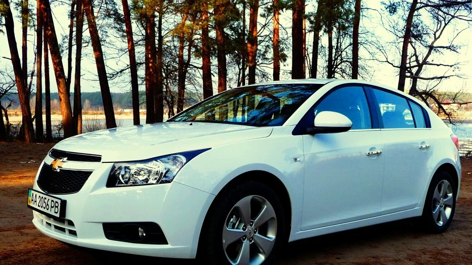 Chevrolet Cruze Hatchback White Style LTZ 2