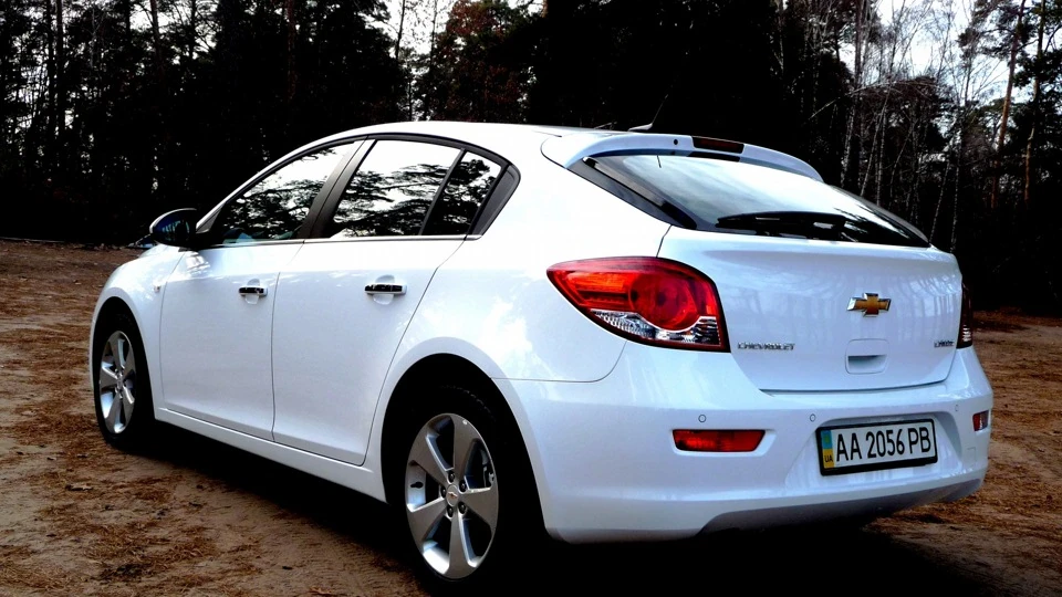 Chevrolet Cruze Hatchback White Style LTZ 3