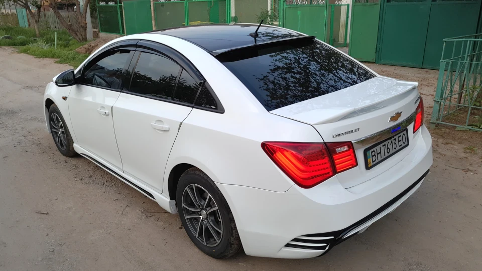 Chevrolet Cruze 4