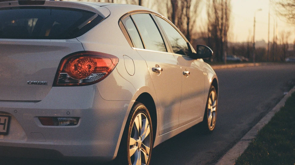 Chevrolet Cruze білий Бобик) 4