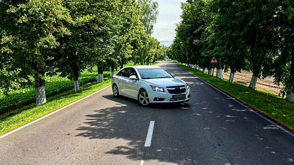 Chevrolet Cruze White&Black 2