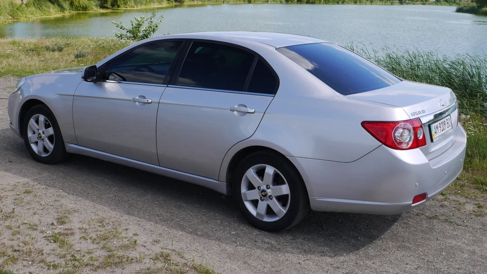 Chevrolet Epica 4