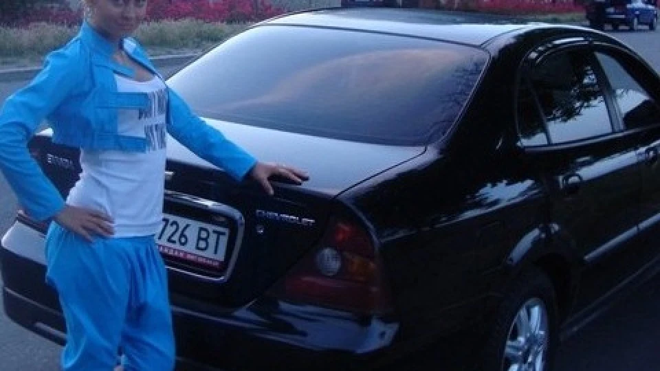 Chevrolet Evanda великий чорний 3