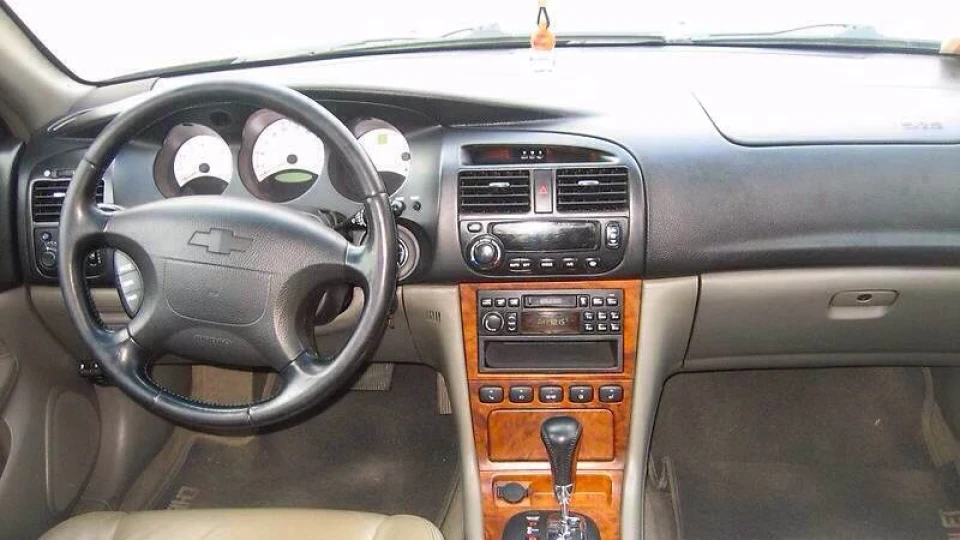 Chevrolet Evanda CDX 24V. 4