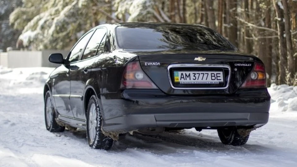 Chevrolet Evanda чорний ВАГОН 2