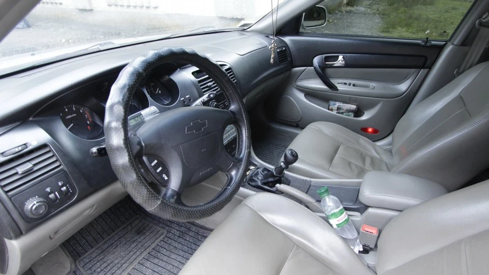 Chevrolet Evanda Silver attack
