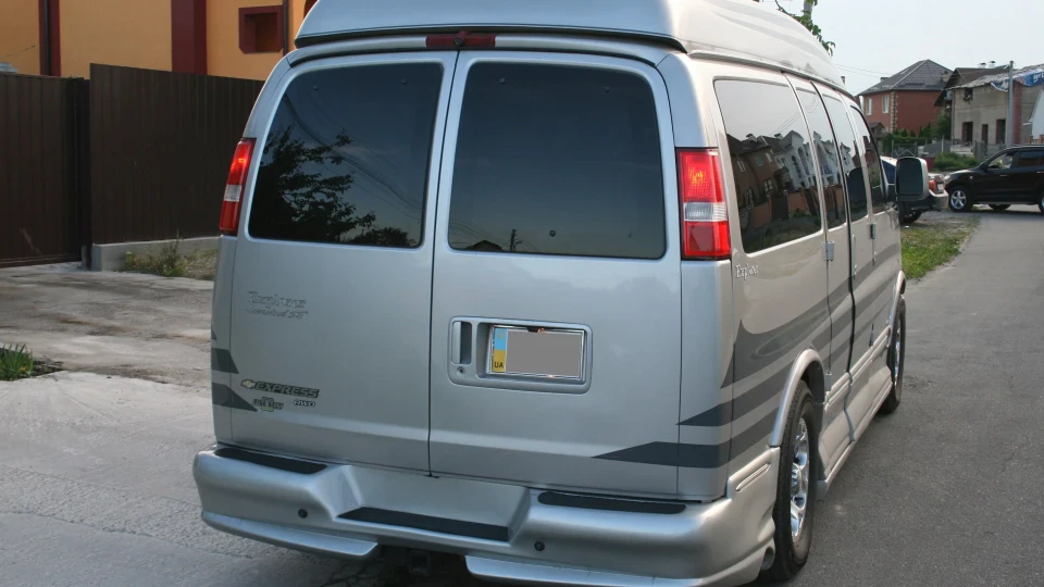 Chevrolet Express 2