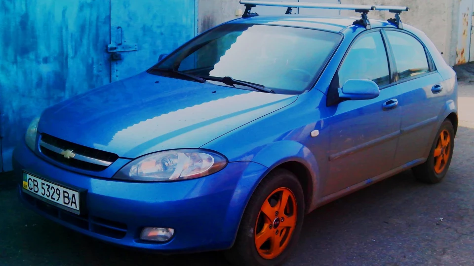 Chevrolet Lacetti 5D 2-літровий турботрактор 3