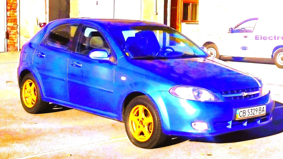 Chevrolet Lacetti 5D 2-літровий турботрактор 4