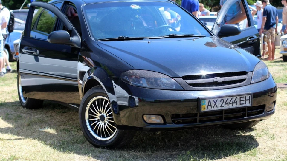 Chevrolet Lacetti 5D ЧЕРНИШ 4