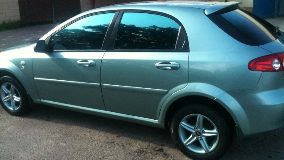 Chevrolet Lacetti 5D Чівраліт 2