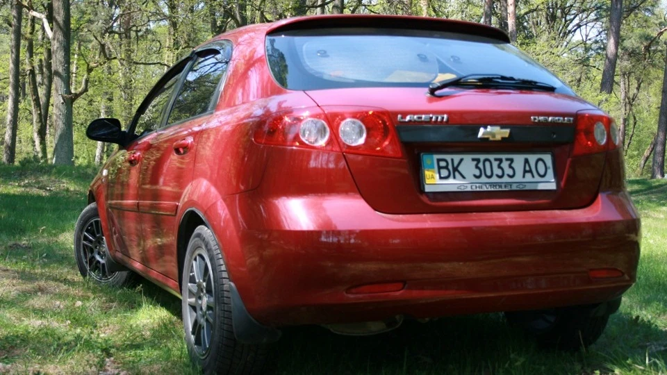 Chevrolet Lacetti 5D червона куля 1,6 SE+ 4