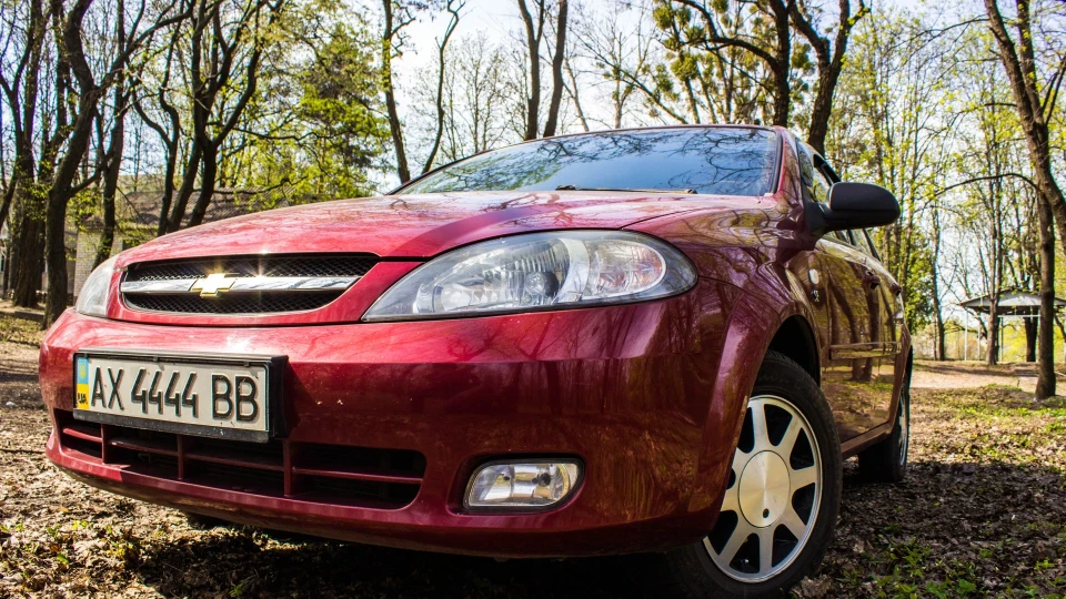 Chevrolet Lacetti 5D Червоний дрішпалет 2