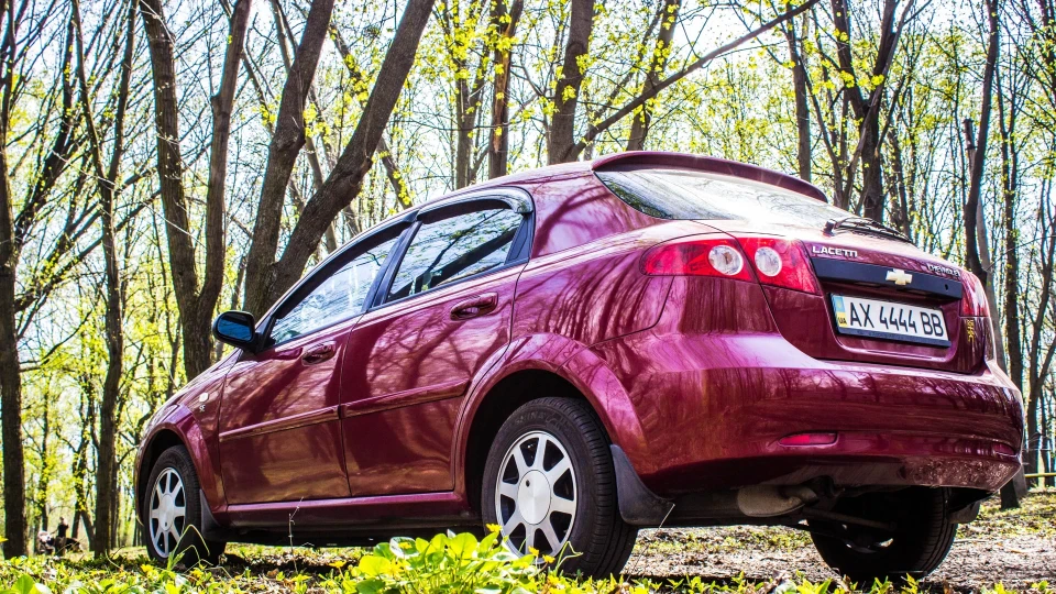 Chevrolet Lacetti 5D Червоний дрішпалет 4