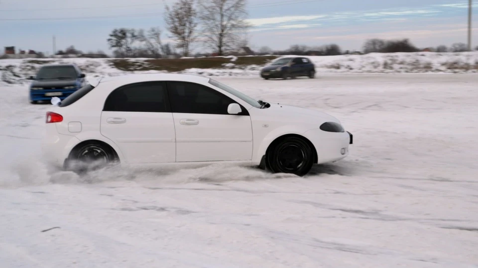 Chevrolet Lacetti 5D Машина студента... 3